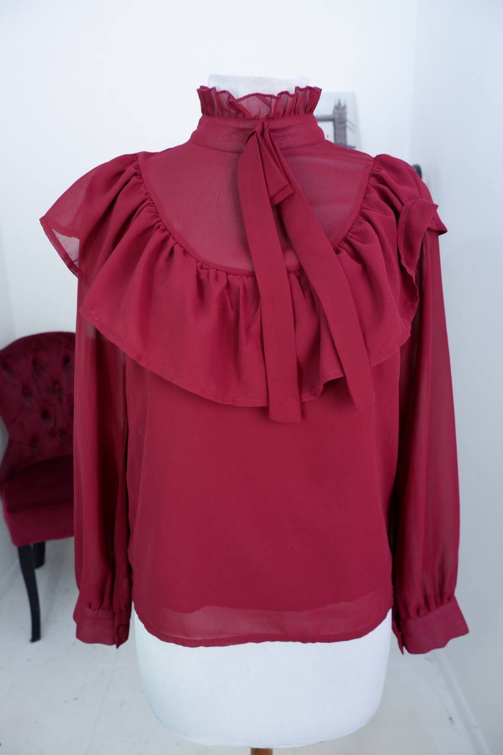 Блузка для романтичного образа, визуально на 44 размер