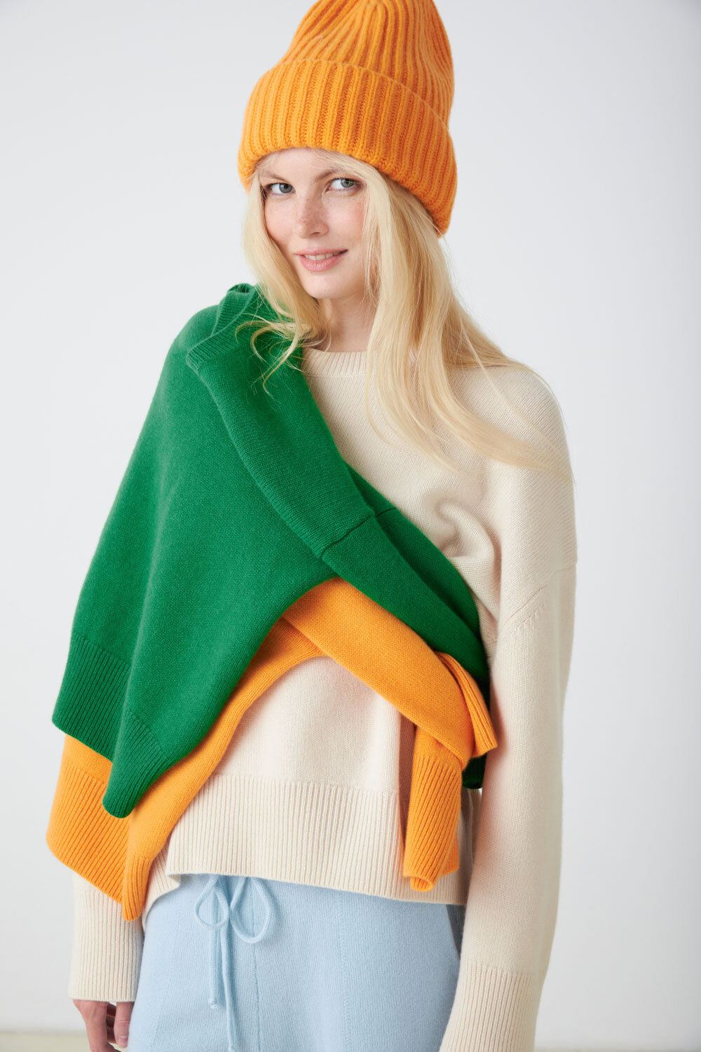 Шапка бини из кашемира