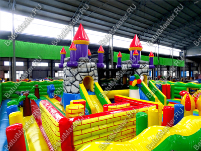 Большой надувной батут "Средневековье" 12*12*5 м