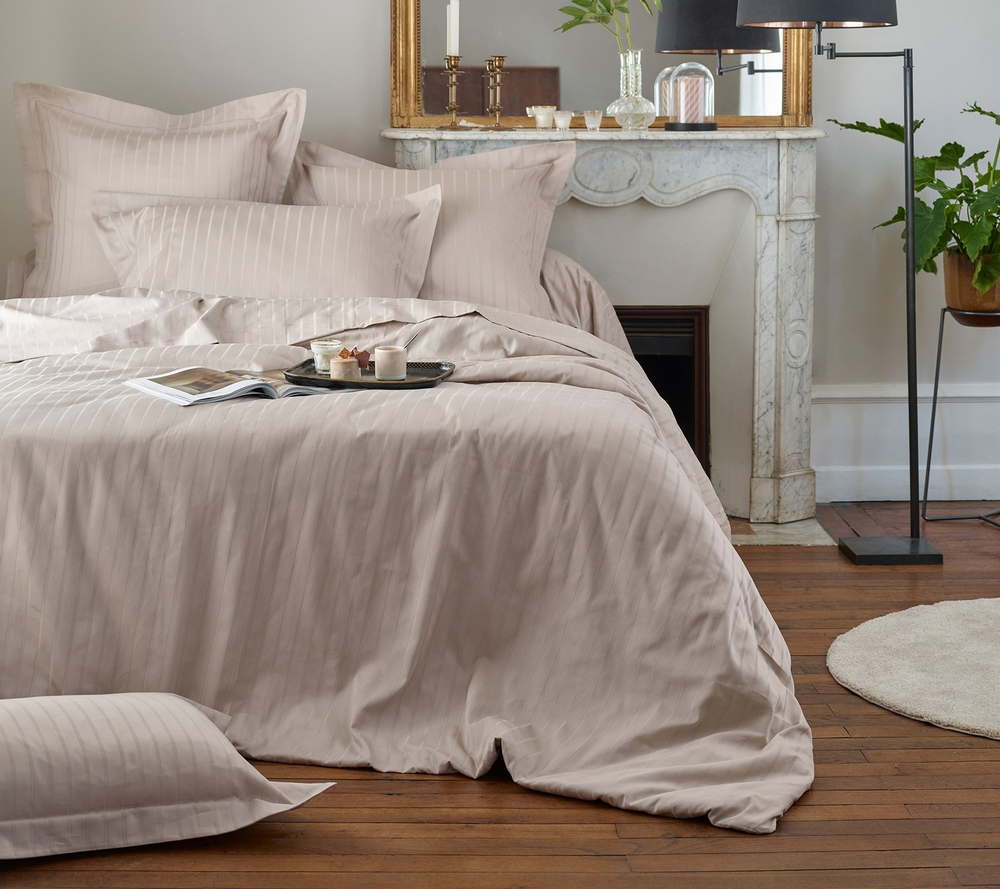 Постельное белье семейное Blanc des Vosges Divine Chanvre страйп-сатин