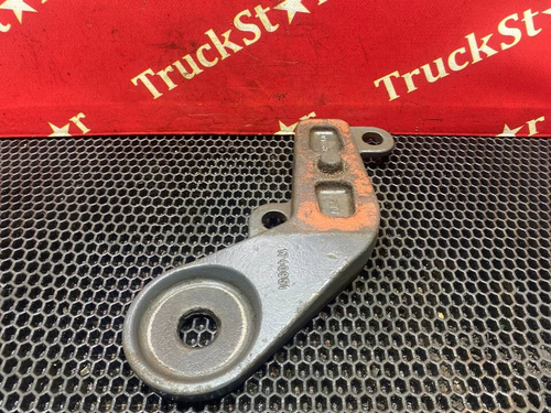 Кронштейн амортизатора нижний правый