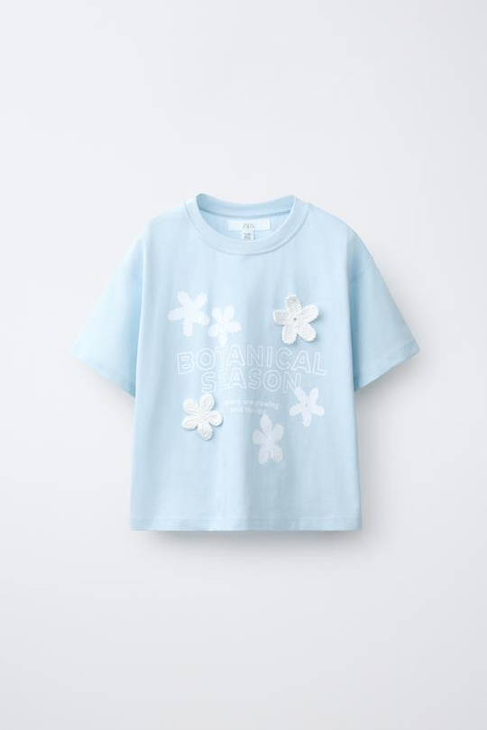 ZARA ФУТБОЛКА С ЦВЕТОЧНЫМ КРОШЕ, ГОЛУБОЙ