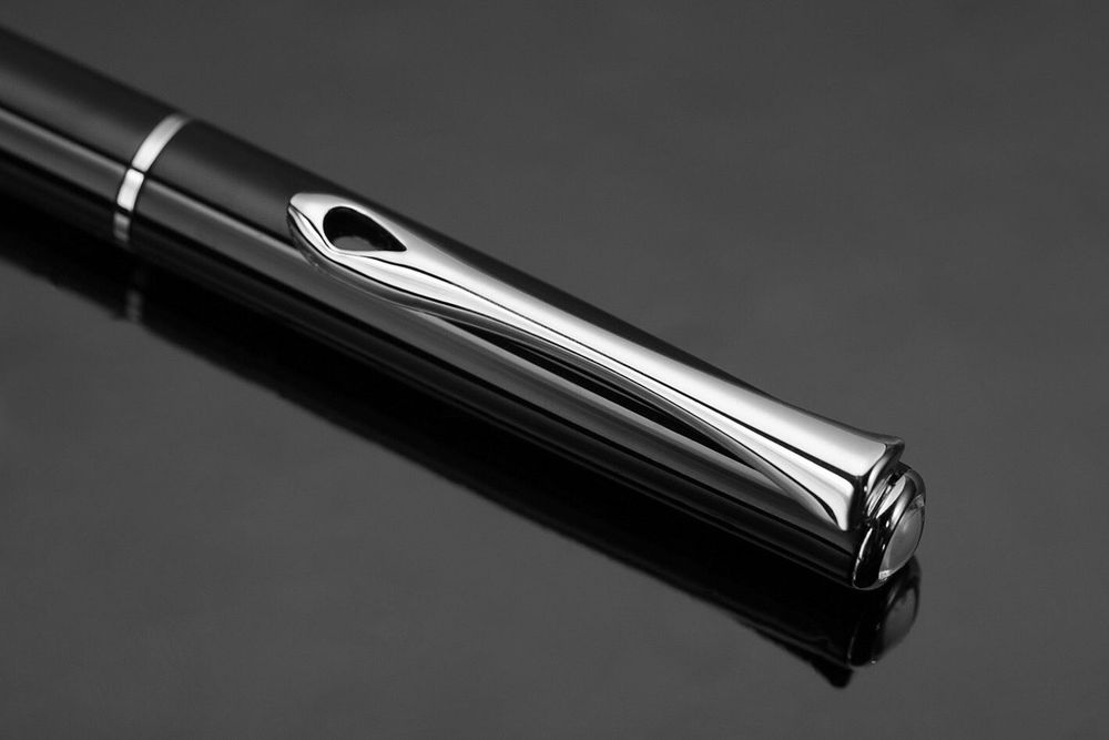 Шариковая ручка Diplomat Traveller black lacquer (D10424968) 1