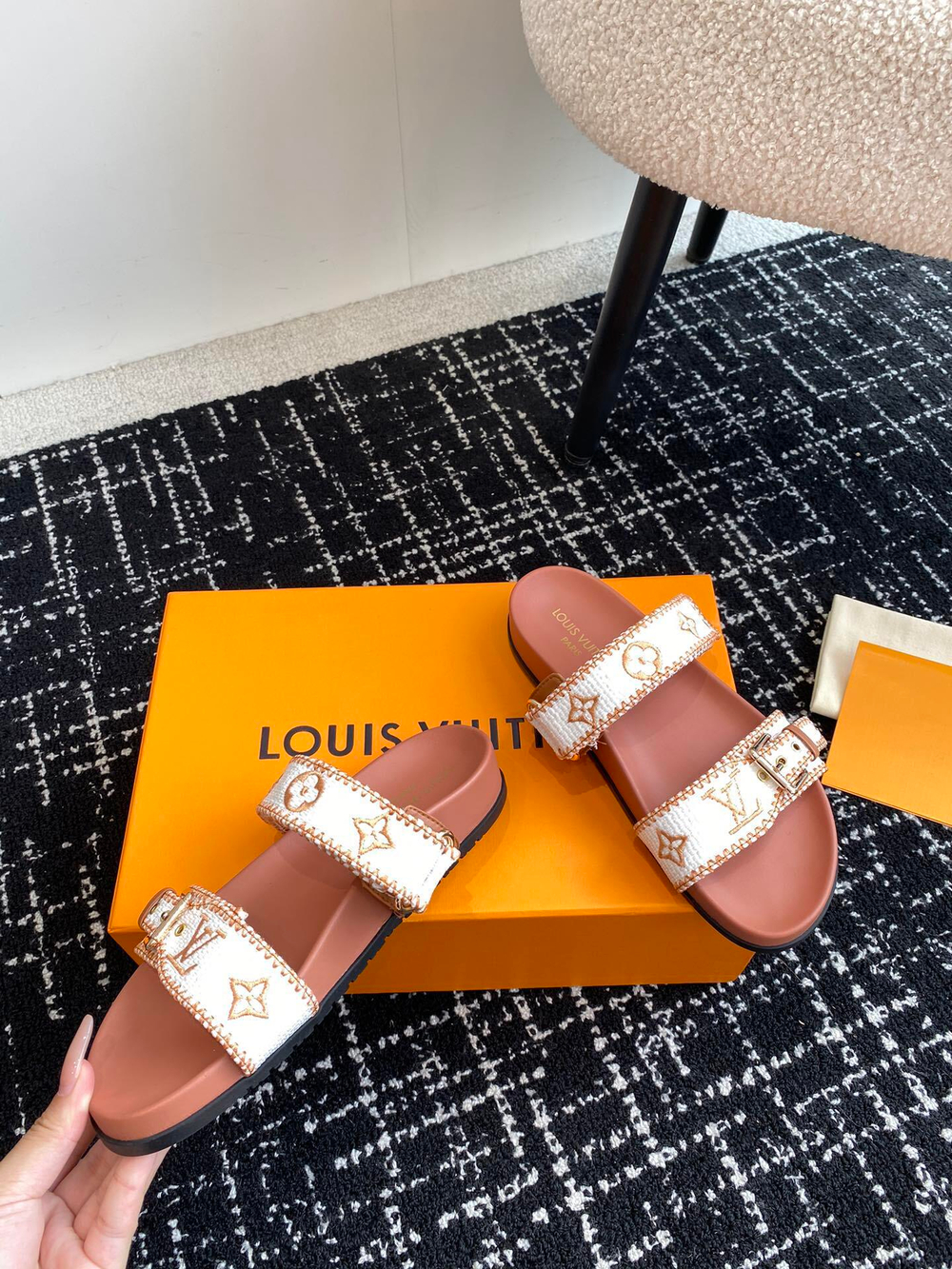 Louis Vuitton Bom Dia Flat Comfort Mule (5 colors)