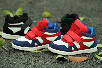 Кроссовки детские на липучках с контрастными вставками