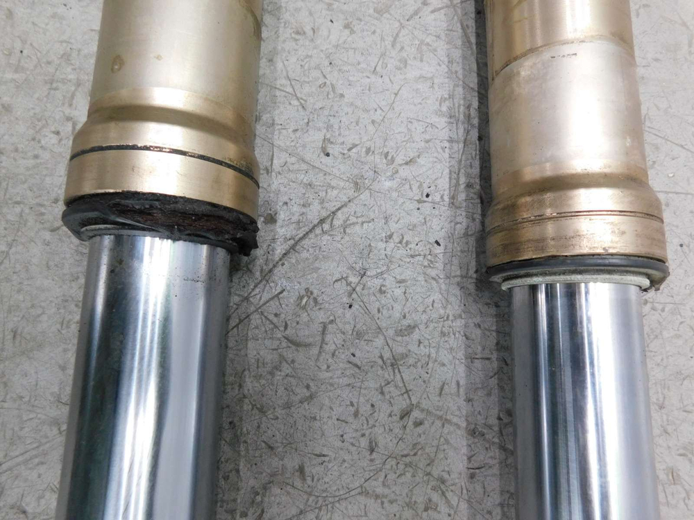 Перья вилки Suzuki RMX250S SJ14A