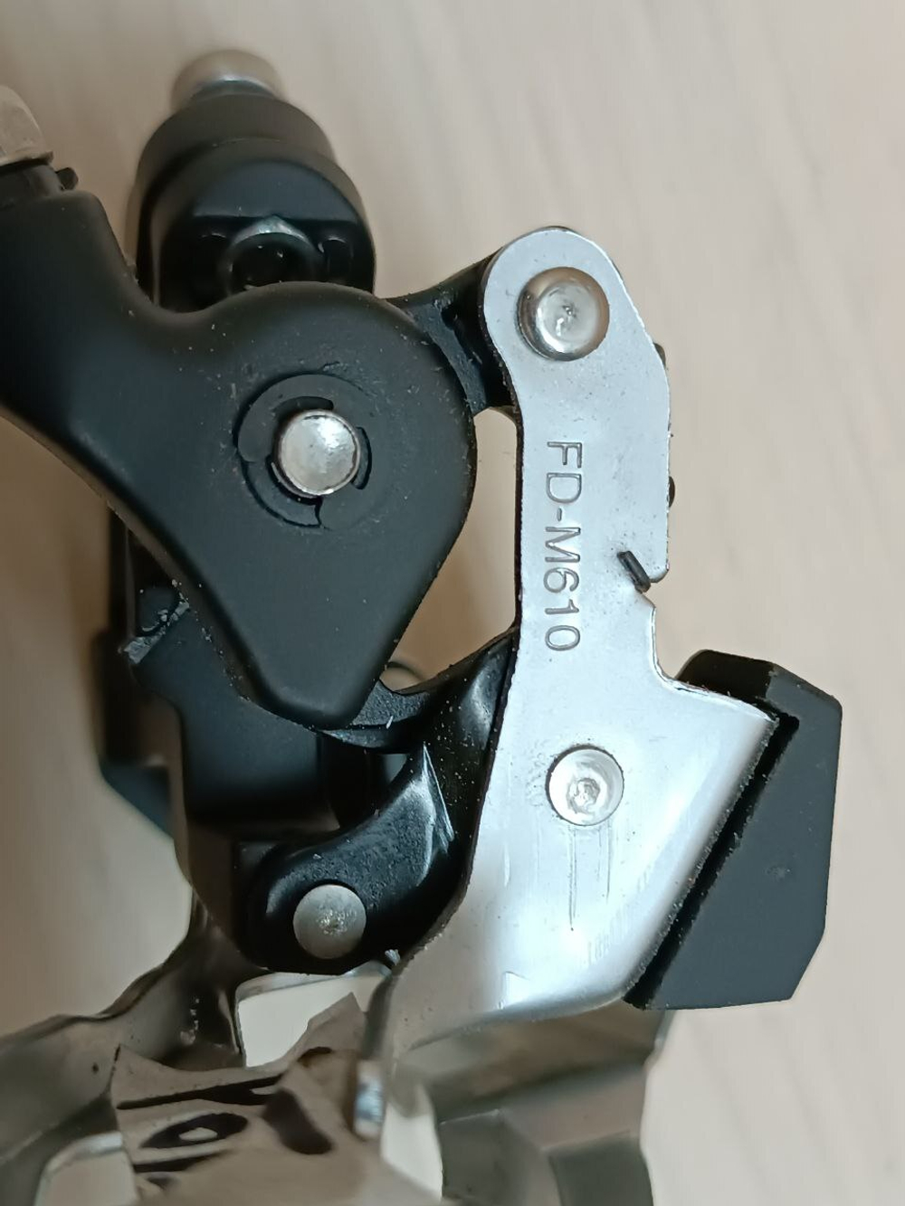 Переключатель на велосипед Shimano Deore FD-M660-10 (передний)