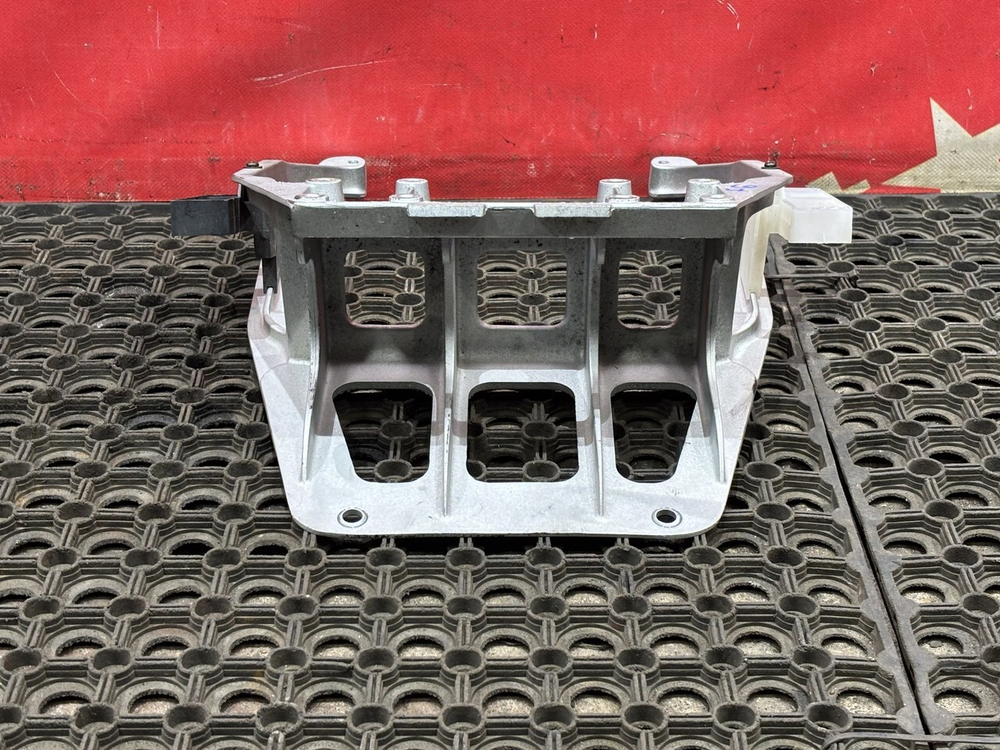 Кронштейн рулевой колонки 2024г