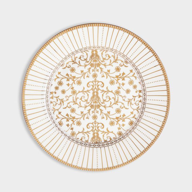 Посуда из фарфора с золотистым орнаментом