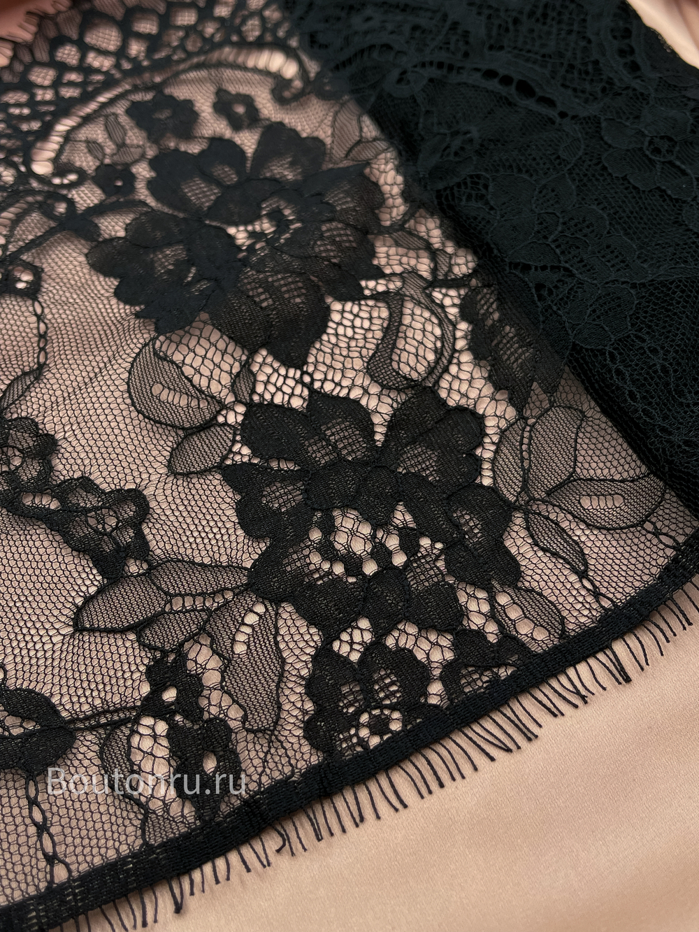 Кружево черное