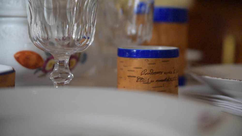 Кружка малая фарфоровая без ручки c берестой и с цитатами Лермонтова. Lermontov forever.