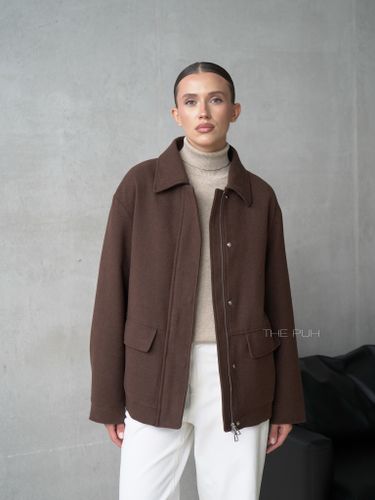 Шоколадная куртка с меховым воротником