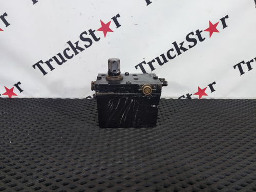 Насос подъёма кабины