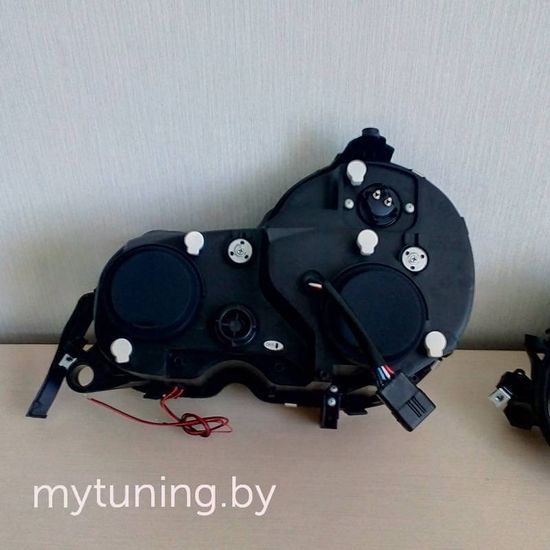 Передние фары angel eyes black для Mercedes E W210