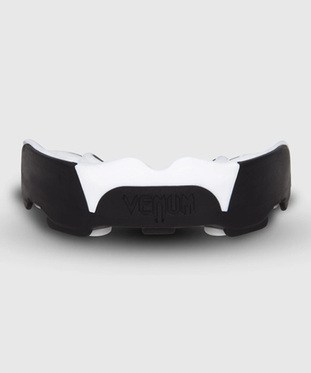 Капа боксерская Venum Predator Black/White