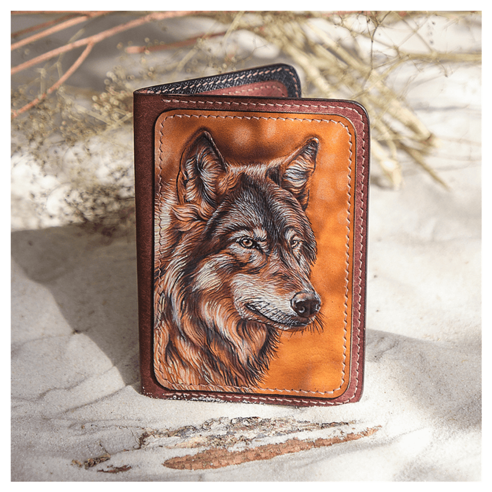 Кожаная обложка на паспорт «Волк»