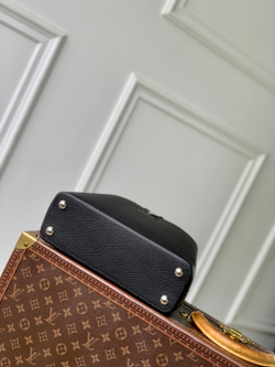 Louis Vuitton Capucines BB