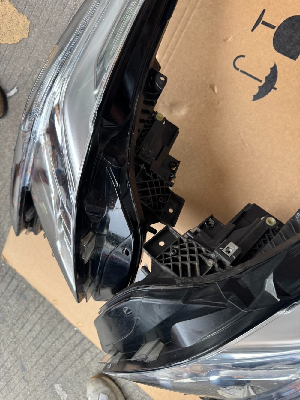 Оригинальная LED фара Cadillac CT6