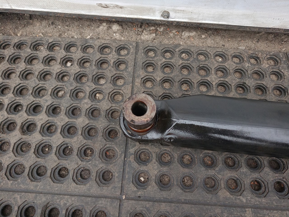 Цилиндр подъема кабины 2018 г.