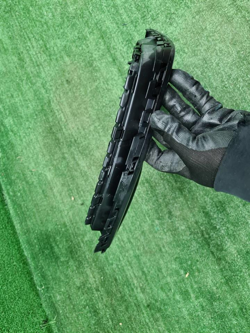 Решетка переднего бампера Audi Q8 (18-23) S-line