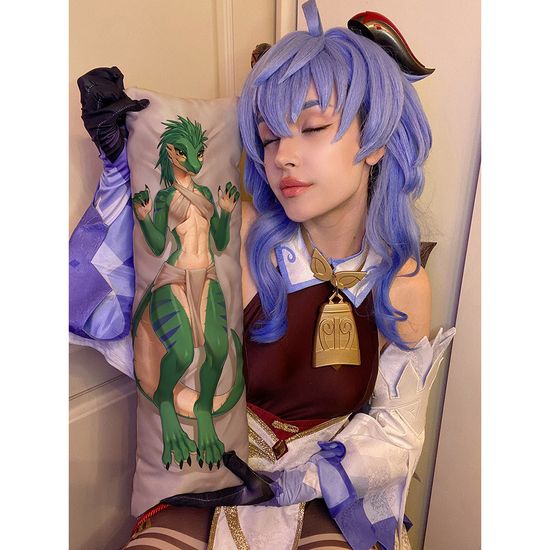 Мини дакимакура фурри Раптор девочка арт. M1280, 60х20 см