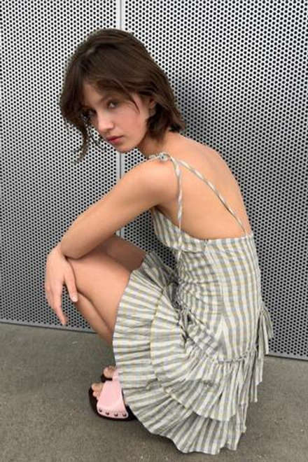 ZARA МИНИ-ПЛАТЬЕ В КЛЕТКУ С ВОЛАНАМИ, СЕРЫЙ/БЕЖЕВЫЙ