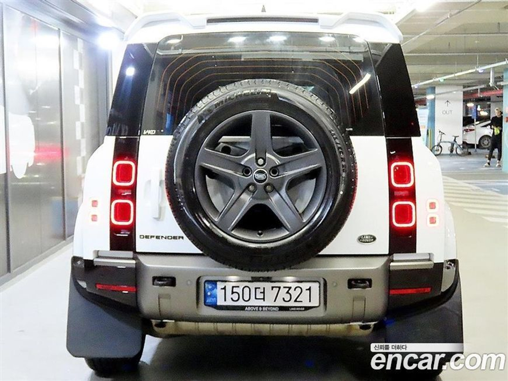 Land Rover Defender (L663) 110 P300 X-Dynamic SE (03.2022)