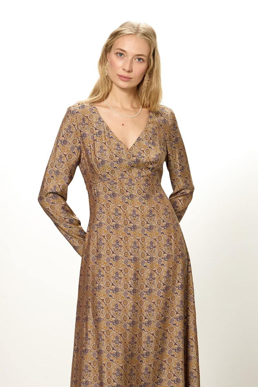 Платье Верона бежевая вискоза