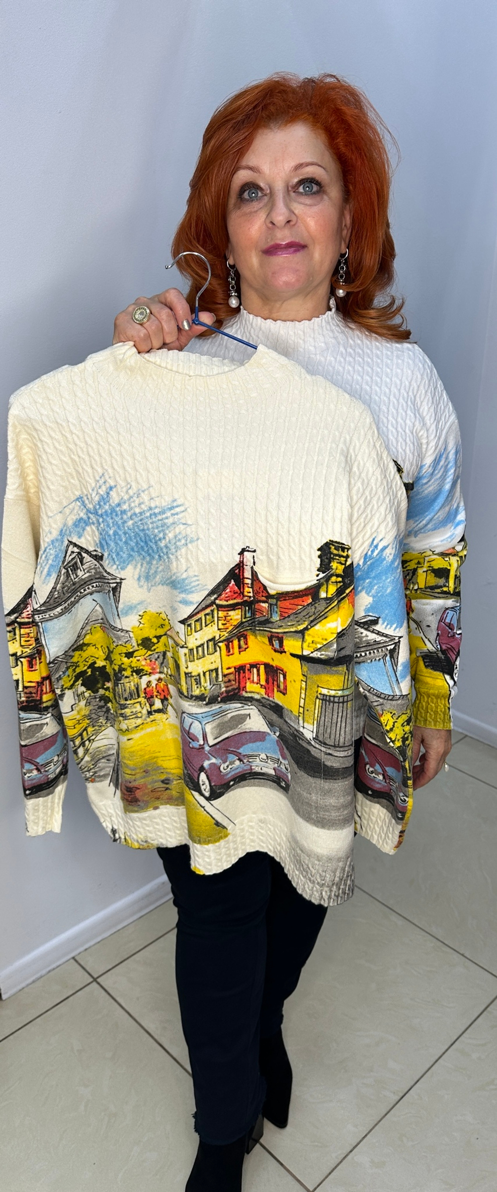 Цветной джемпер с закрытым горлом и мелкой "косичкой"