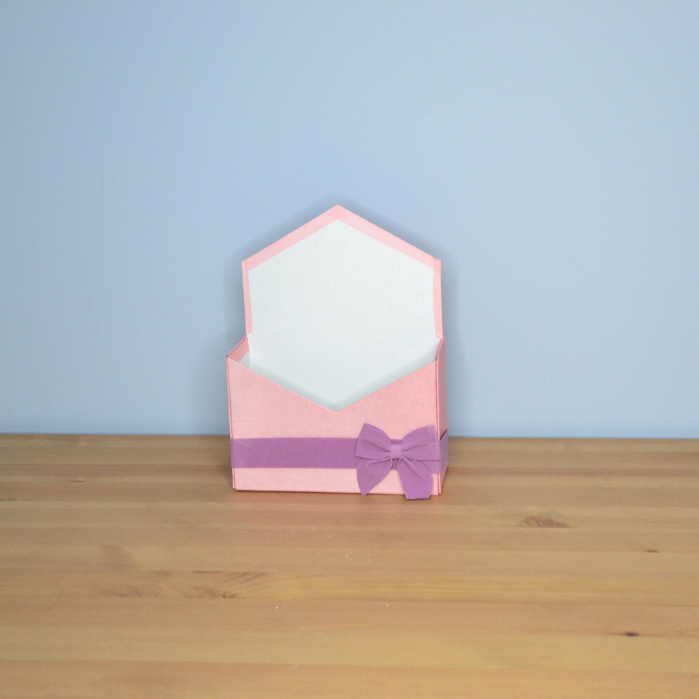 Конверт С БАНТОМ 180*240*70