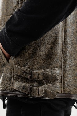 Жилет универсальный из натуральной дубленочной овчины