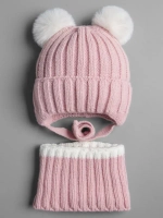 Шапка зимняя для девочки со снудом и помпонами