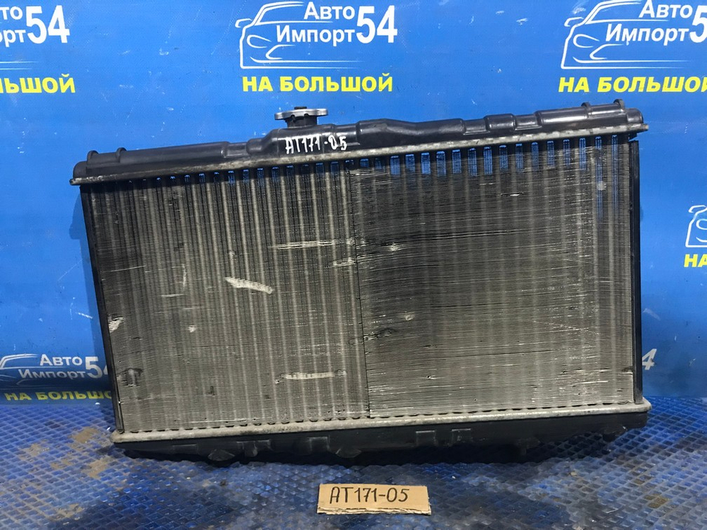 Радиатор двигателя TOYOTA CARINA 1990