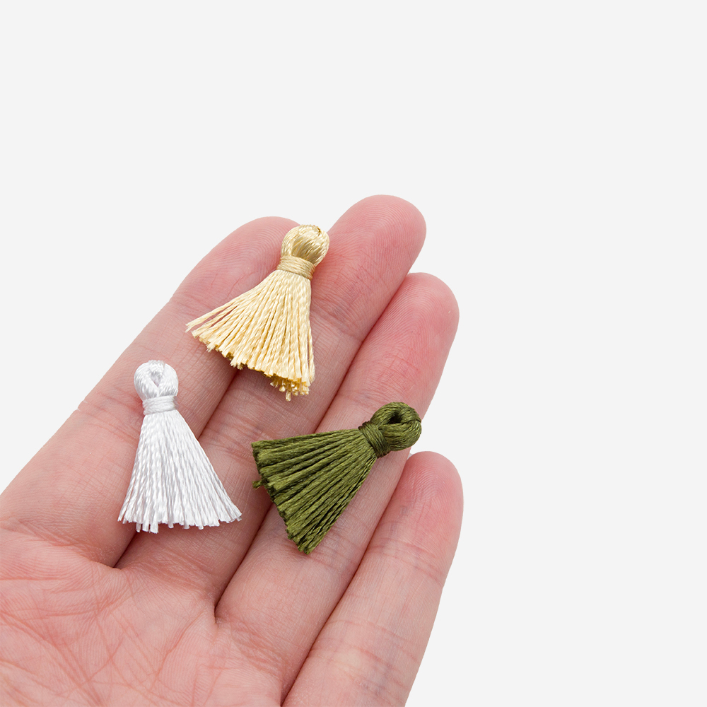 Кисточка декоративная, оттенок "Белоснежный", 24*5мм, нейлон