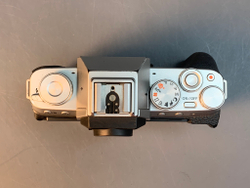 FujiFilm X-T200