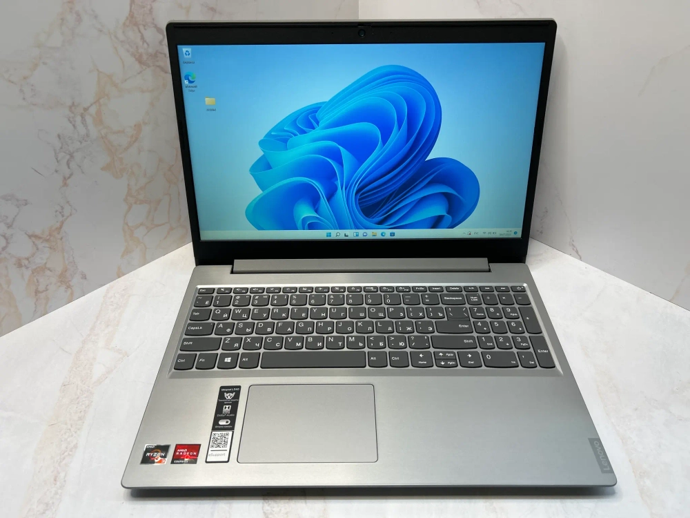Ноутбук Lenovo L340-15API. Конфигурация: Ryzen 5 3500U/8GB/256GB SSD/Vega8/Win 11/FHD