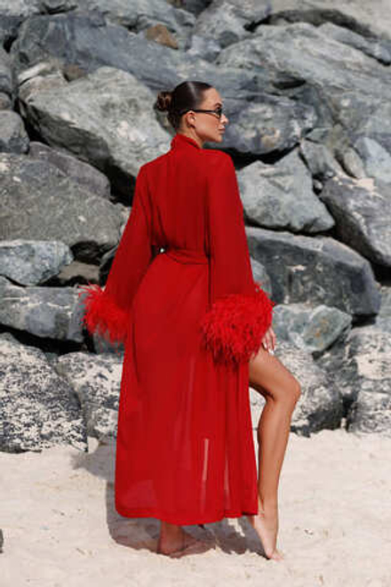 Пеньюар в красном цвете со страусиным боа