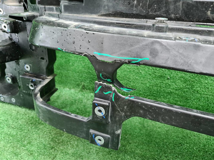 Телевизор Lixiang L9 (2022-н.в.)