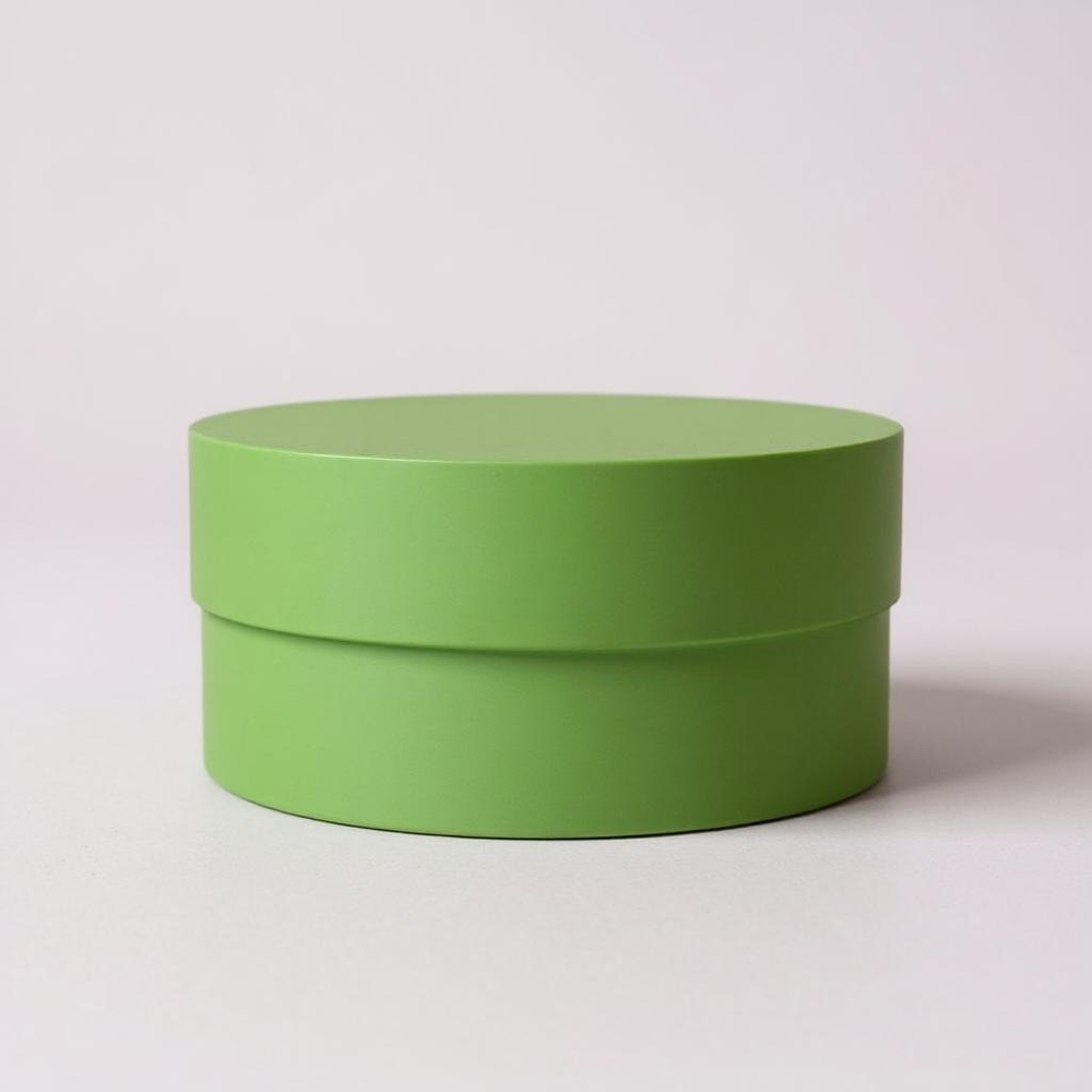 Плотная короткая круглая коробка(без ручек). Цвет: Зеленый.