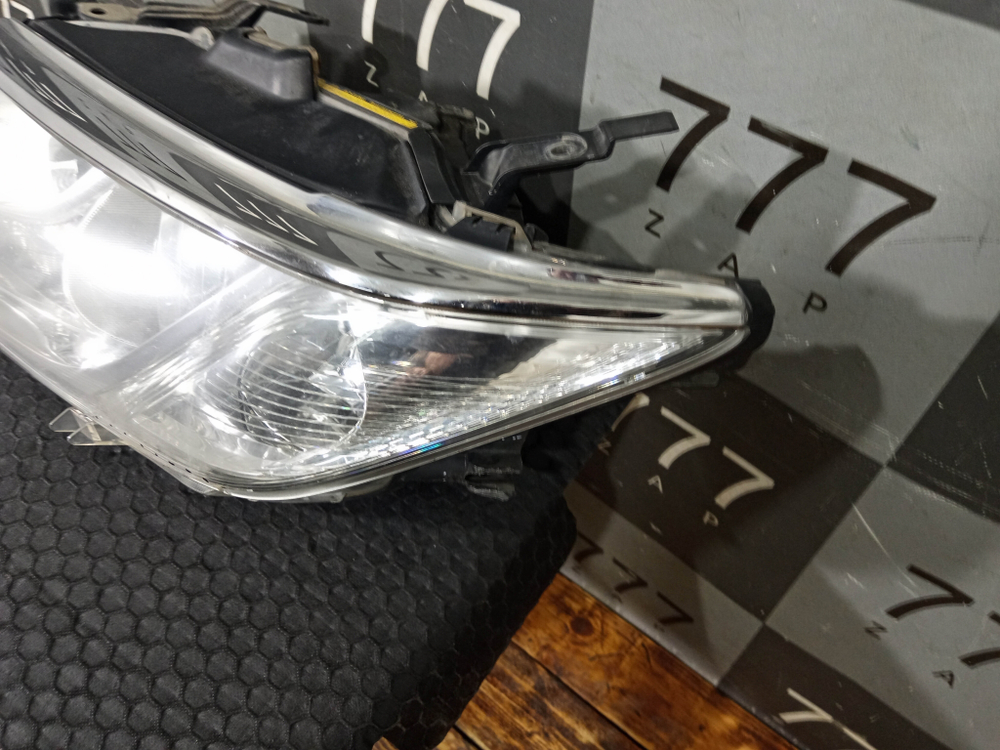 Фара левая ксенон Toyota Camry (XV50) 14-17 Б/У Оригинал 8118533891