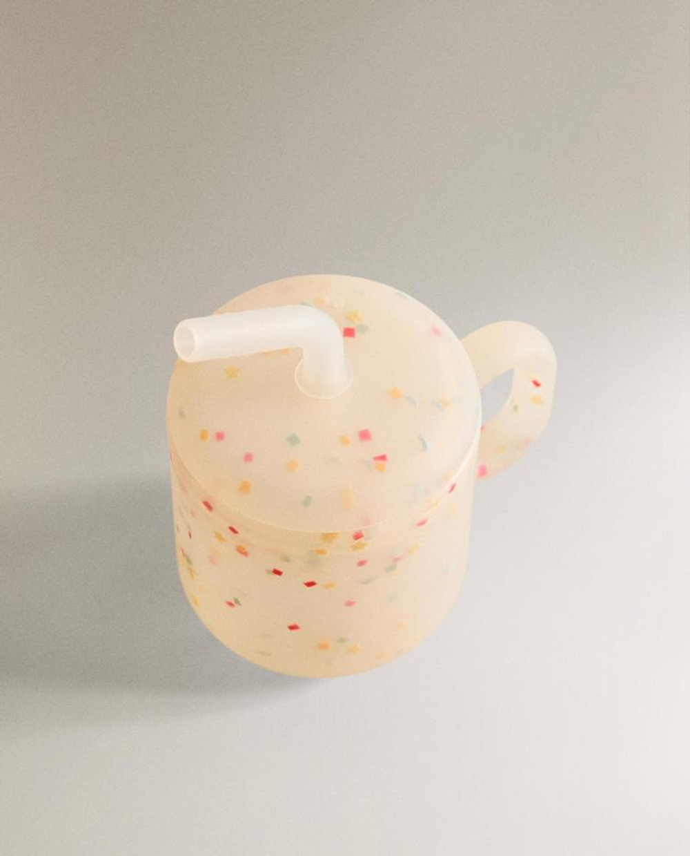ZARA HOME ДЕТСКИЙ СТАКАН С СОЛОМИНКОЙ ИЗ СИЛИКОНА «КОНФЕТТИ», РАЗНОЦВЕТНЫЙ