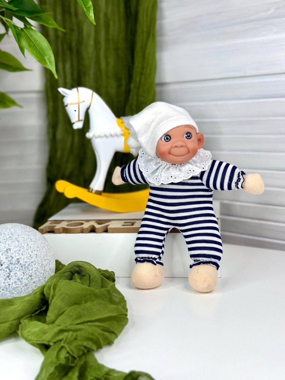 Кукла LAMAGIK мягконабивная 23см Caritas (304U5)