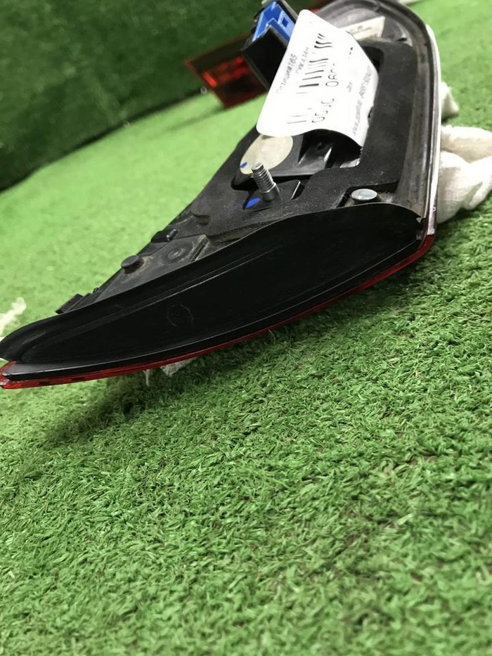 Фонарь правый внутренний Mercedes E W213 (20-23)