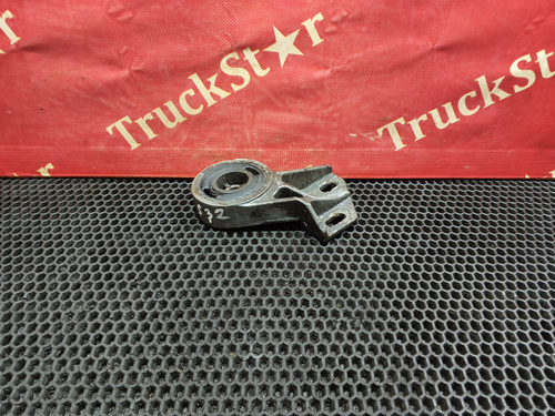 Кронштейн интеркулера