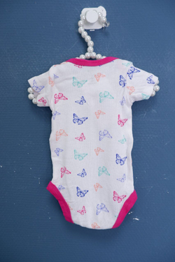 Боди с принтом бабочек на 1 месяц