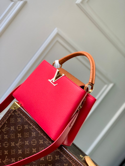 Louis Vuitton Capucines MM