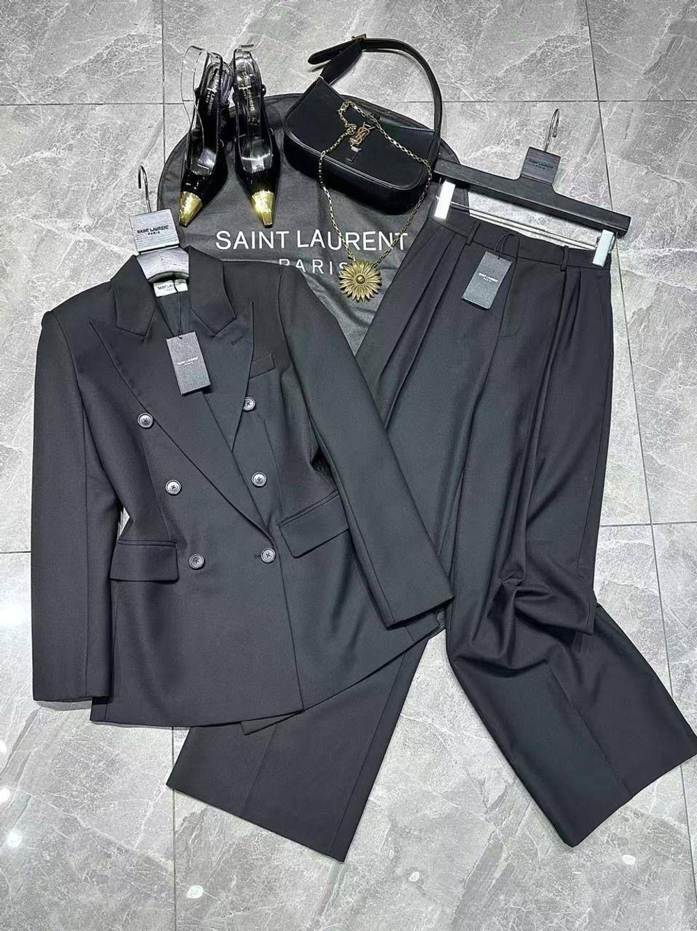 Костюм Yves Saint Laurent