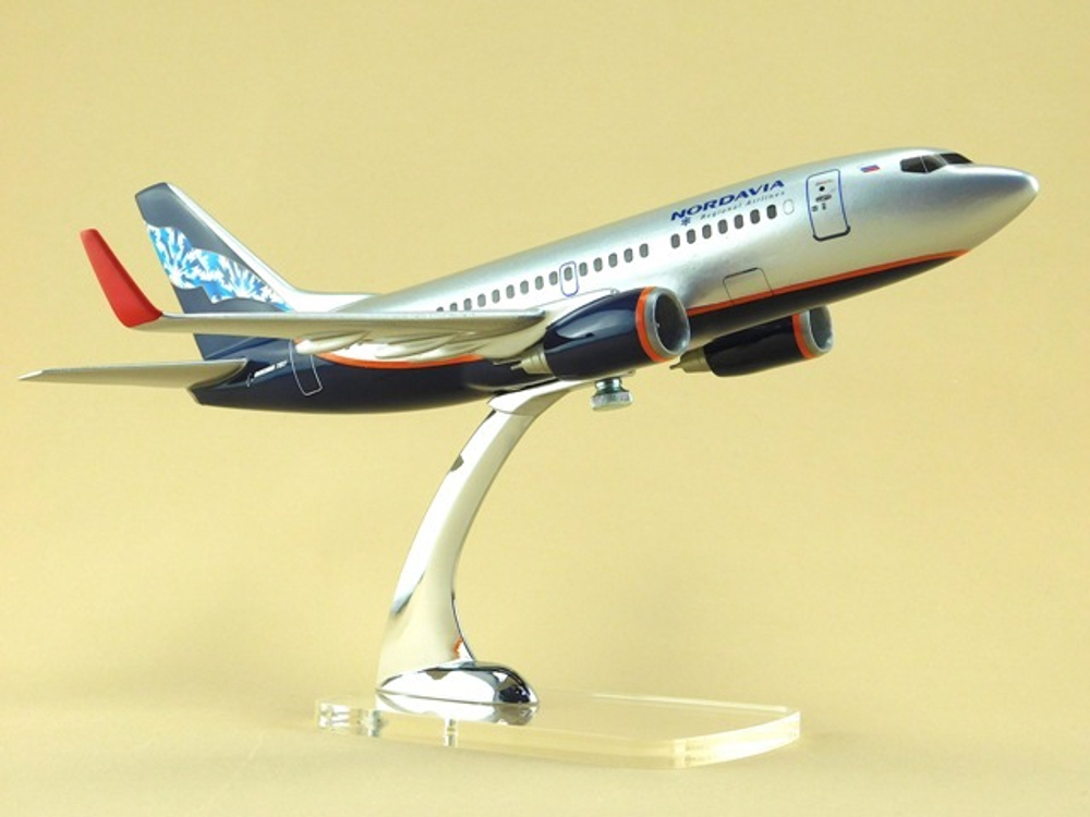 Модель самолета Boeing 737-500 (М1:100, Нордавиа)