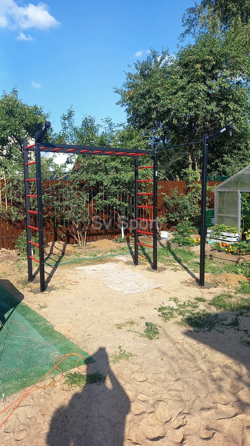 Монтаж уличной шведской стенки Sv Sport Рукоход (5 вертикальных столбов)