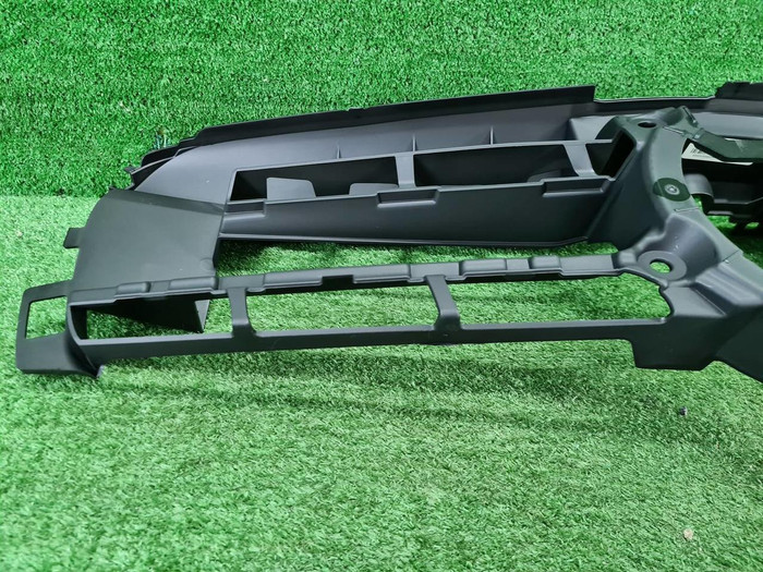 Кронштейн решетки Mercedes GLS x167 (19-23)